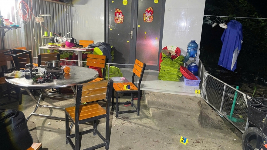 Khởi tố nữ cán bộ phường, dùng dao rọc giấy rạch mặt “tình địch”